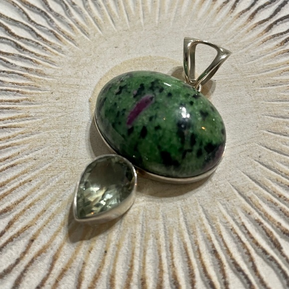 Jasper and Prasiolite Statement Pendant - Picture 3 of 6
